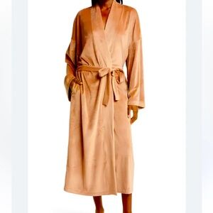 SKIMS velour camel robe. Size large. Gently used.